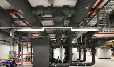 Bezpieczeństwo ukryte w instalacjach. Jak wybrać izolację do nowoczesnego budynku?